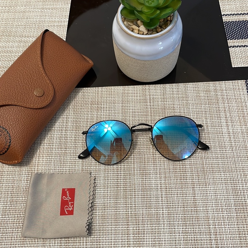 RayBan Round Metal Sunglasses